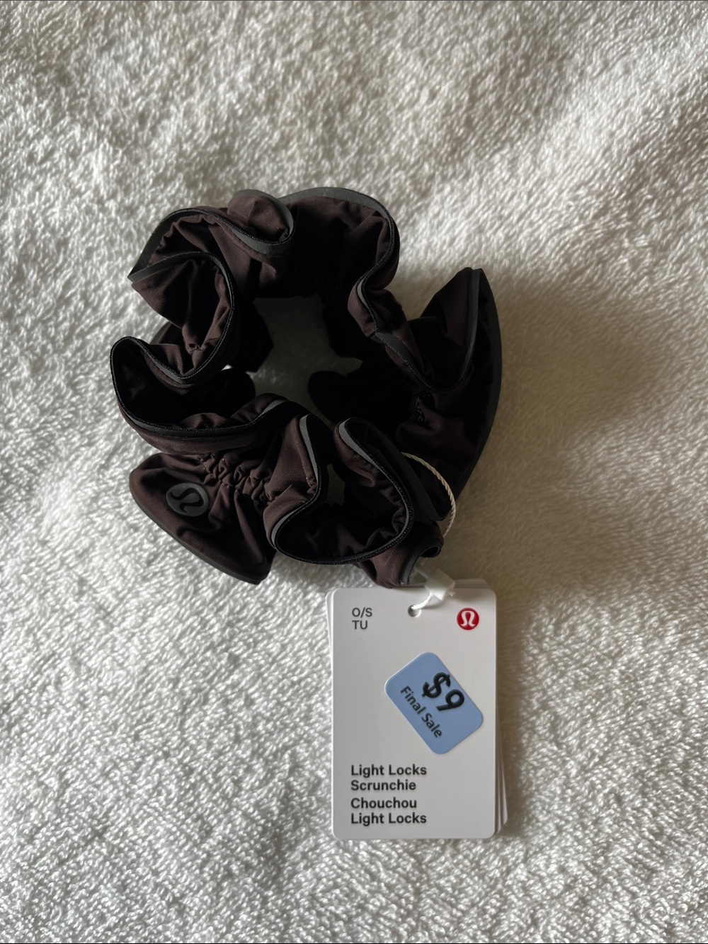🆕 Lululemon Light Locks Scrunchie in expresso - Picture 1 of 3